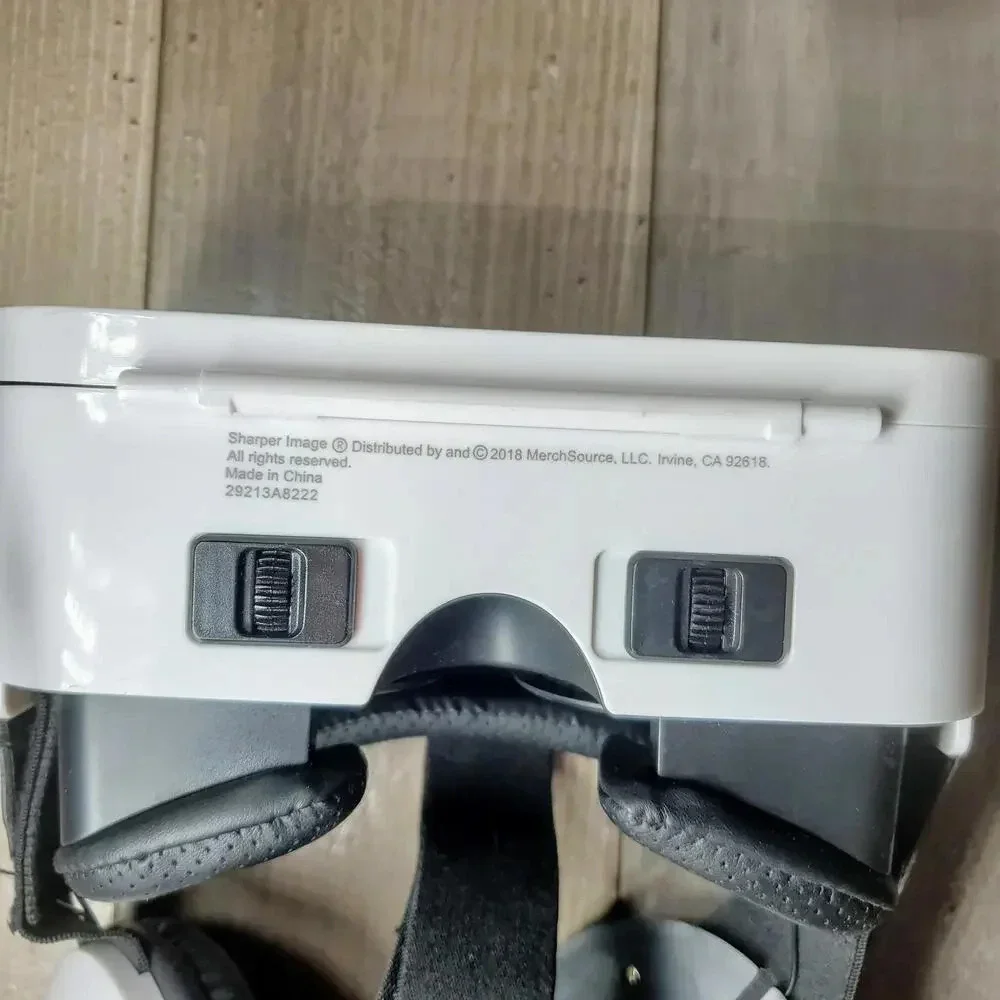 Sharper Image Virtual Reality Smartphone Wireless Bluetooth Viewer w/ Headphones